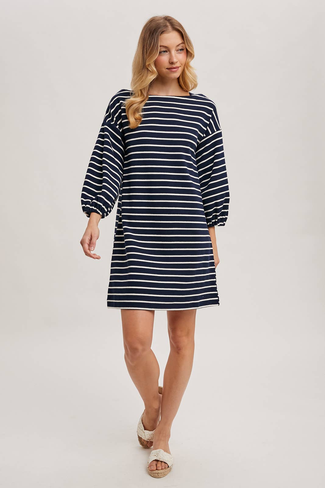 STRIPED 3/4 SLEEVED KNIT DRESS: