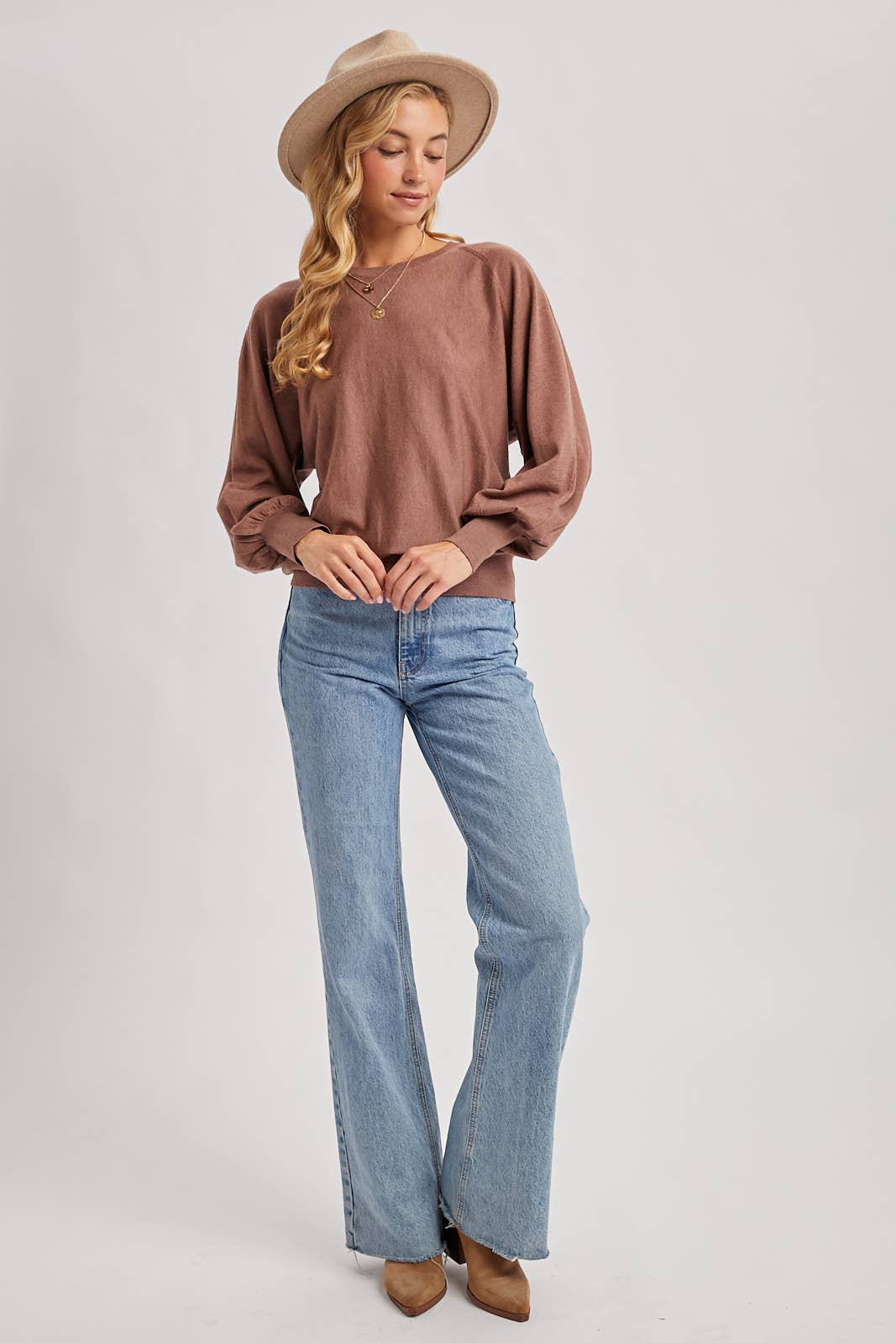 LIGHTWEIGHT KNIT SWEATER PULLOVER