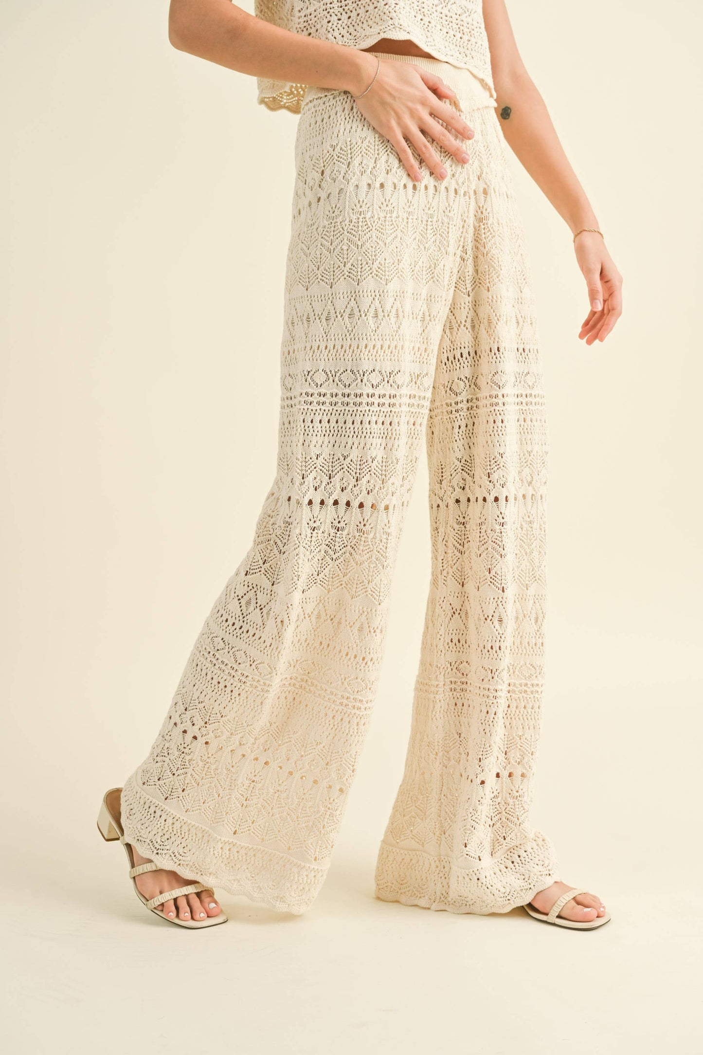 MIX AND MATCH CROCHET PATTERN PANTS: Beige