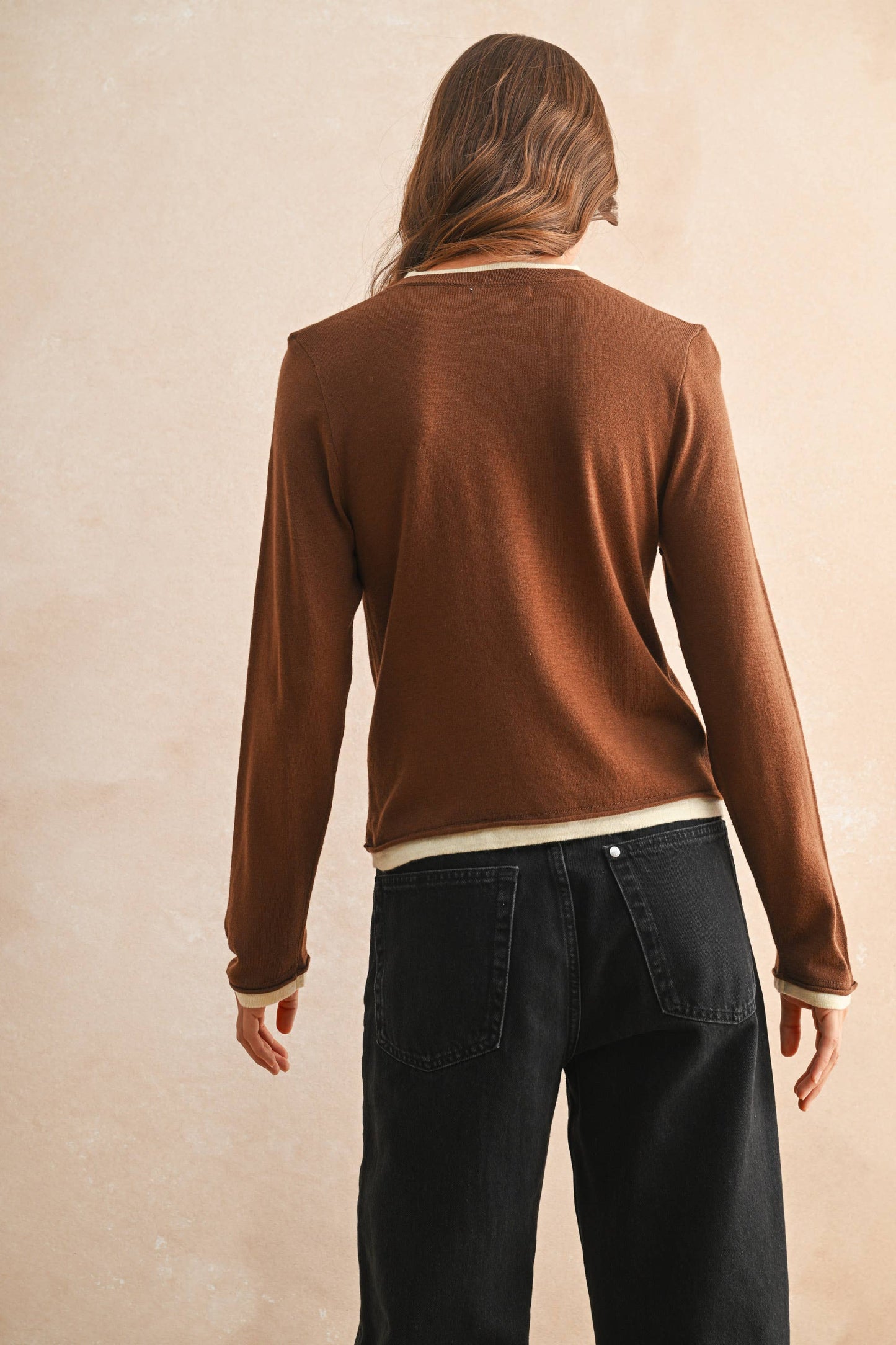 LONG SLEEVE LOOKS LAYERED KNITTED TOP: Brown