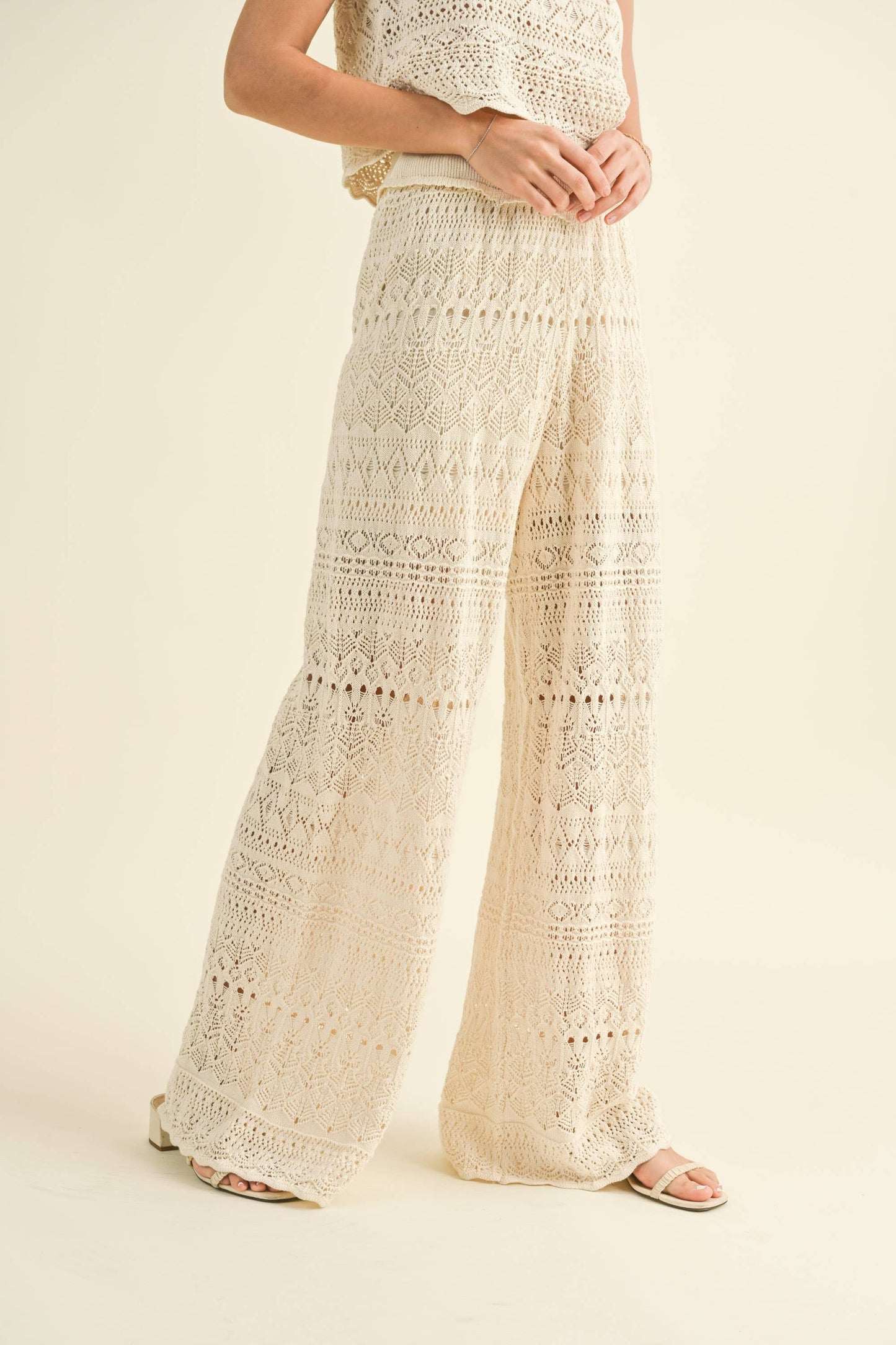 MIX AND MATCH CROCHET PATTERN PANTS: Beige
