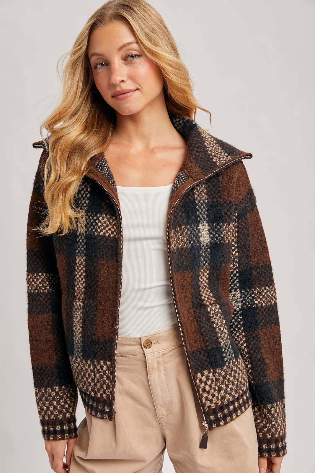 PLAID ZIPPER FRONT WIDE COLLAR FUZZY KNIT SWEATER JACKET: MOCHA COMBO / M/L