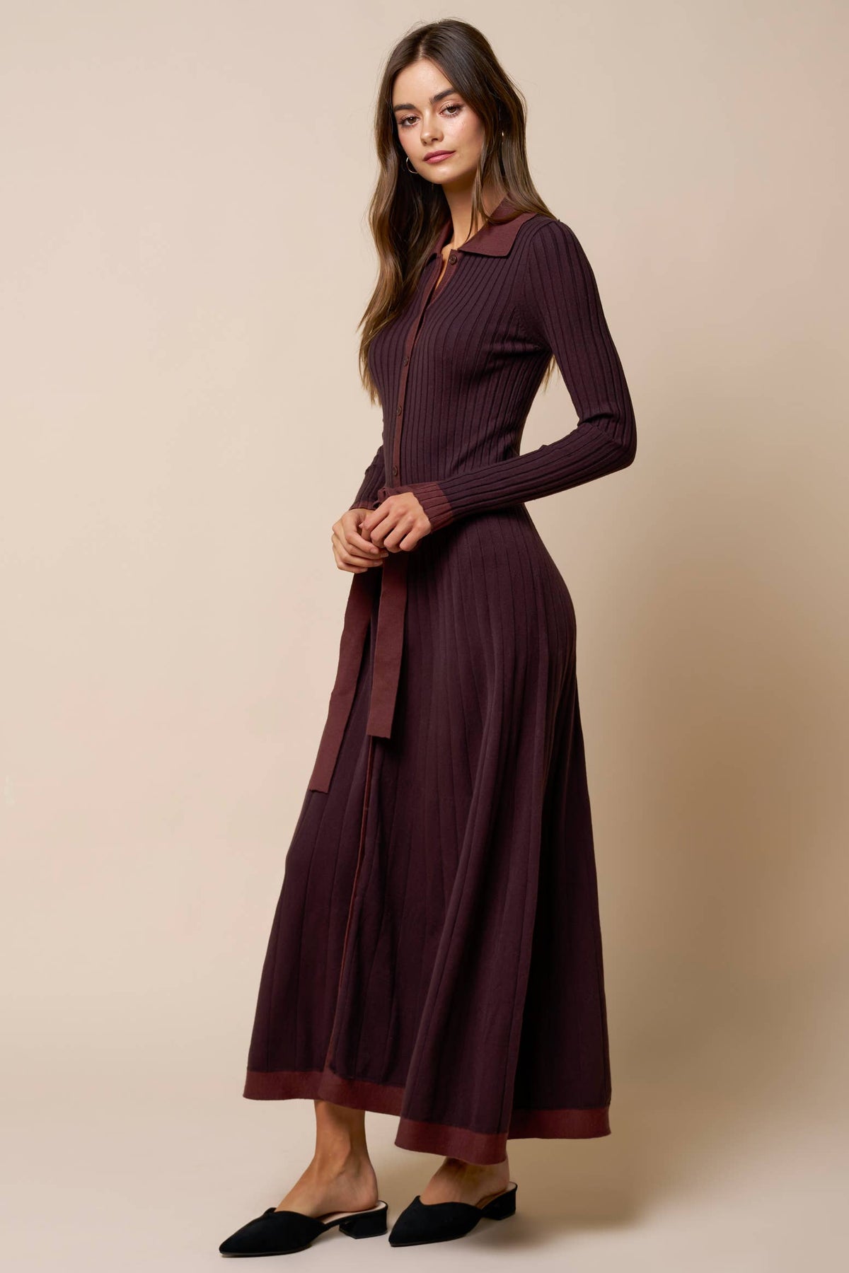 Collared Belted Ribbed Knit Midi Dress: DK CHOCO-BROWN