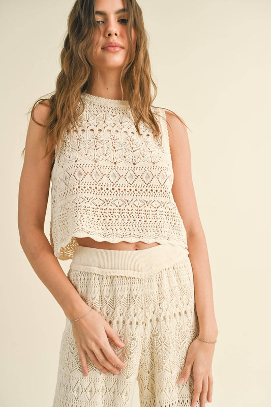 MIX AND MATCH CROCHET PATTERN BACK BUTTON TOP: Beige