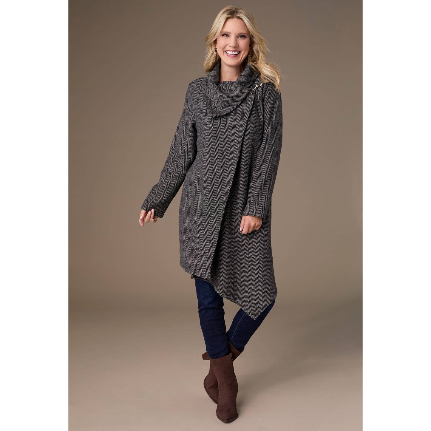 Billy Herringbone Cardigan with Clasp - Fall: Black