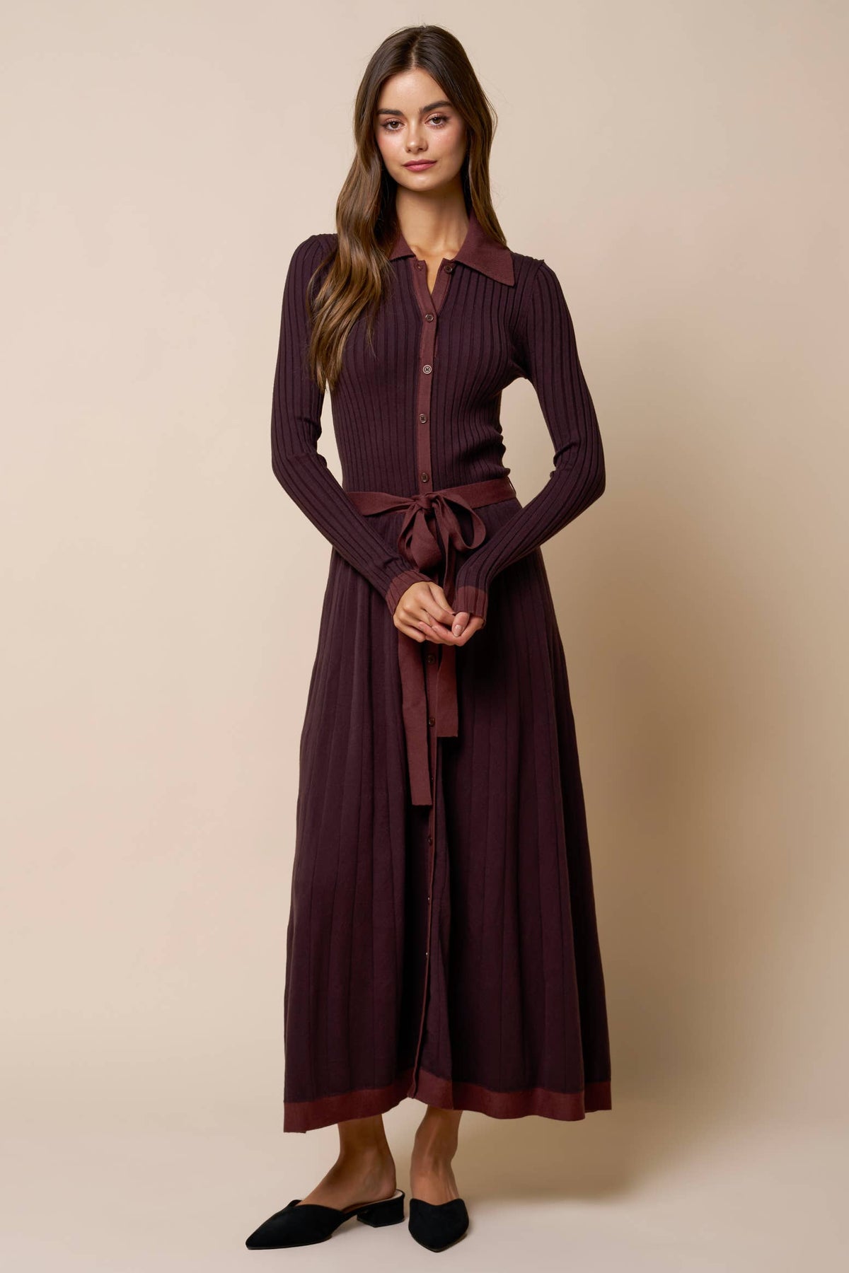 Collared Belted Ribbed Knit Midi Dress: DK CHOCO-BROWN