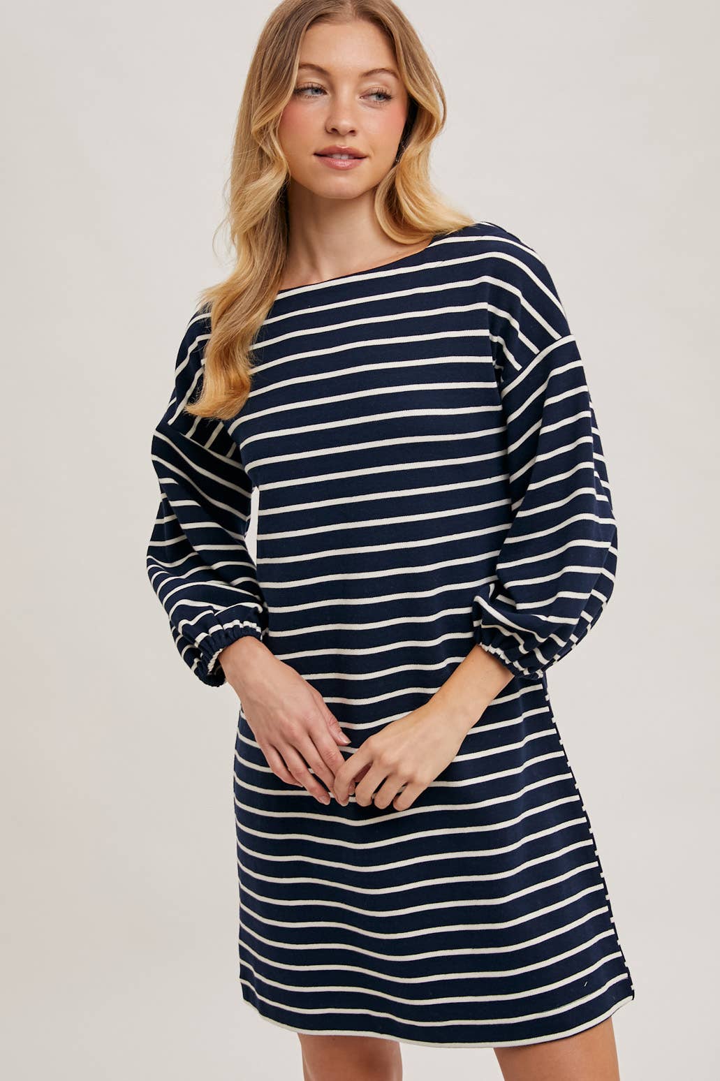 STRIPED 3/4 SLEEVED KNIT DRESS: