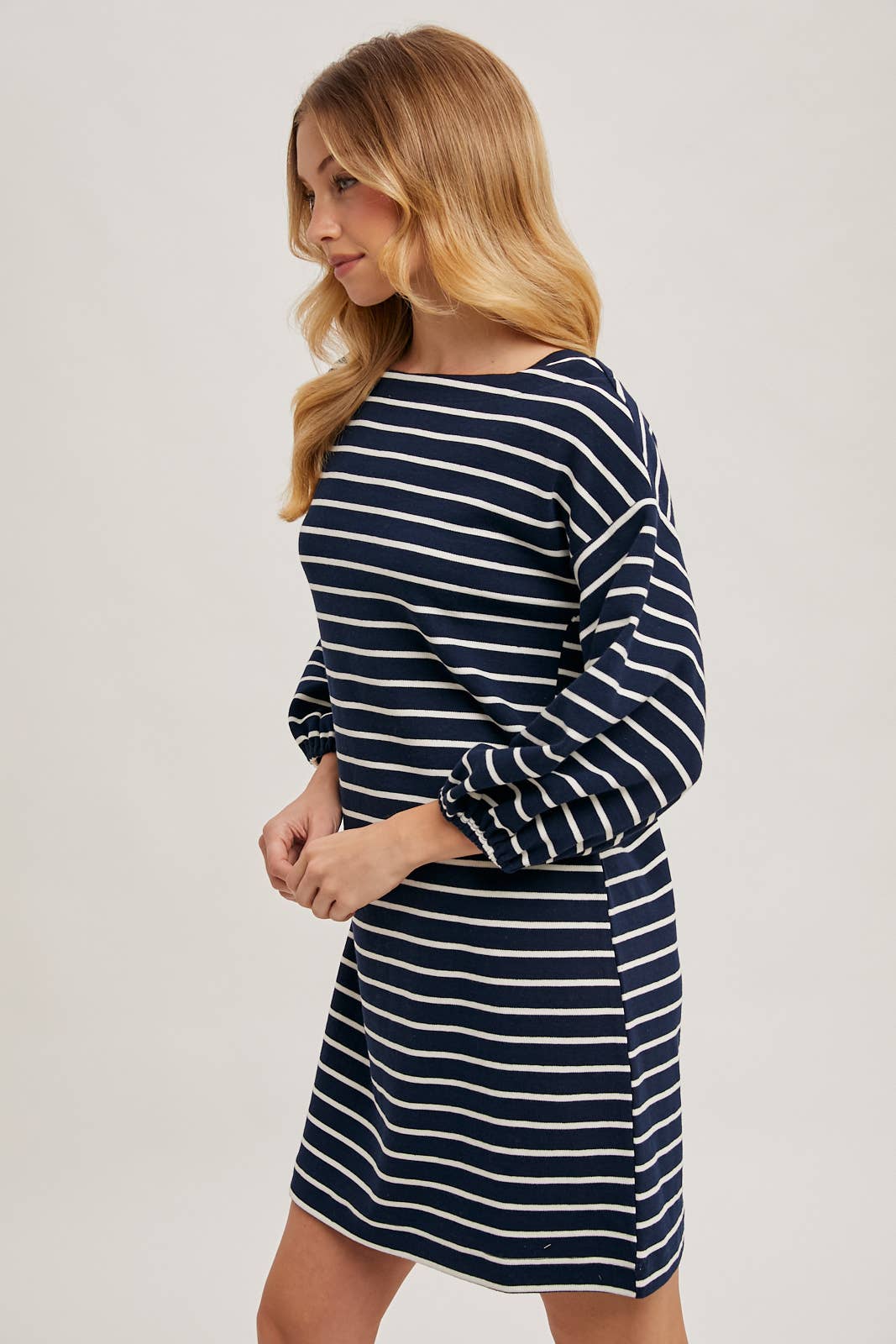 STRIPED 3/4 SLEEVED KNIT DRESS: