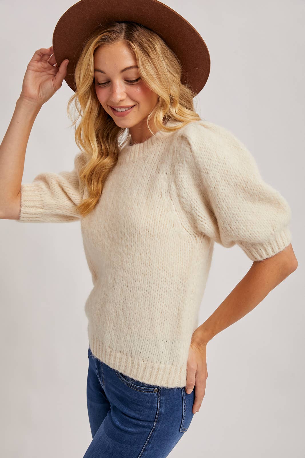 PUFF SLEEVED KNIT SWEATER: CREAM