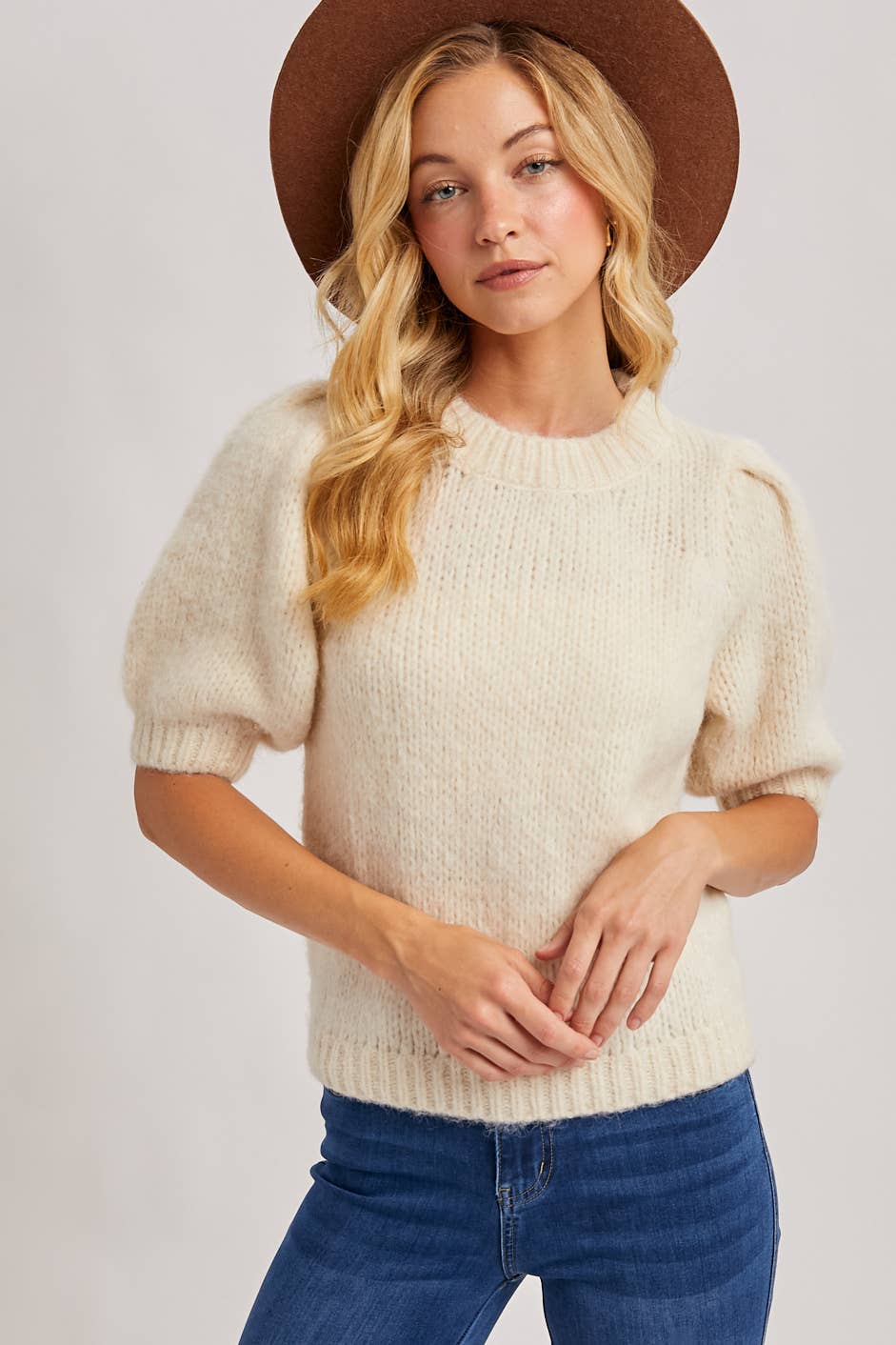PUFF SLEEVED KNIT SWEATER: CREAM