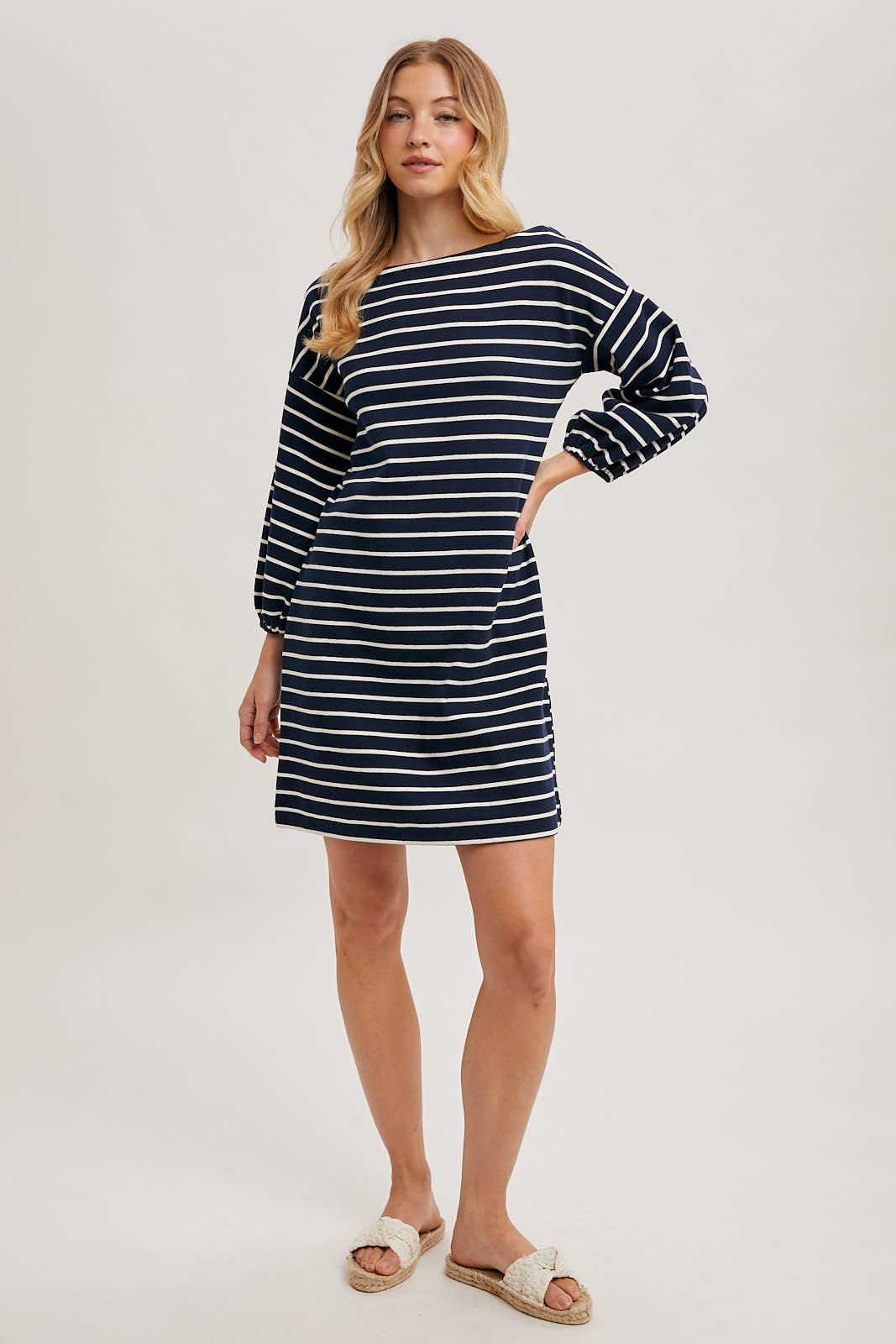 STRIPED 3/4 SLEEVED KNIT DRESS: