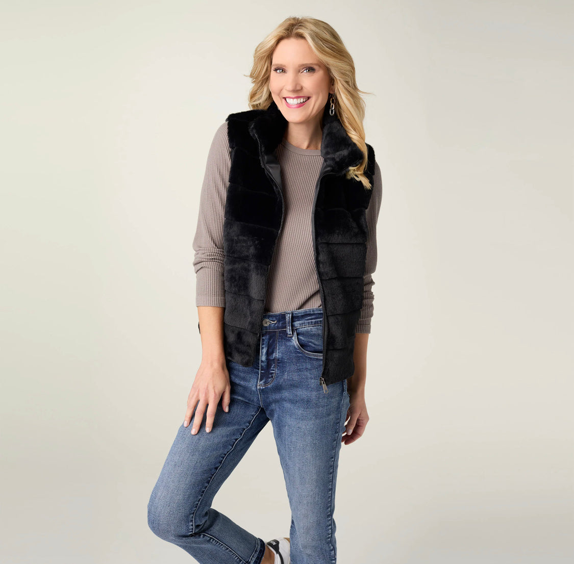 CHARLAINE FAUX FUR VEST WITH POCKETS-BLACK