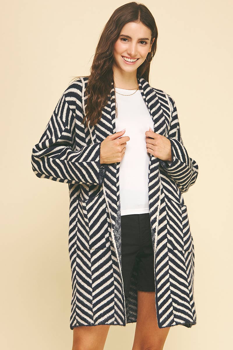 DIAGONAL STRIPE PATTERN CARDIGAN : NAVY