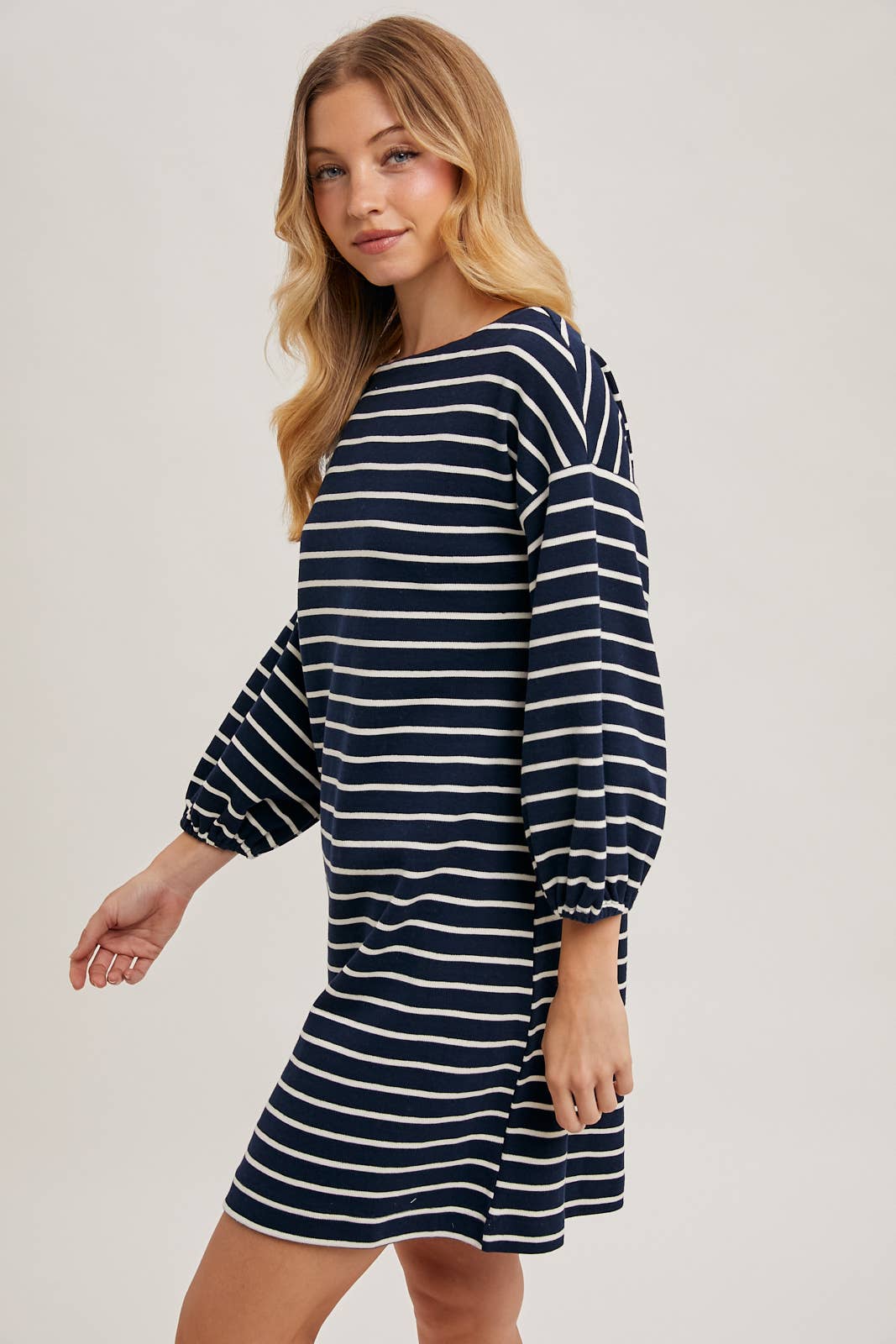 STRIPED 3/4 SLEEVED KNIT DRESS: