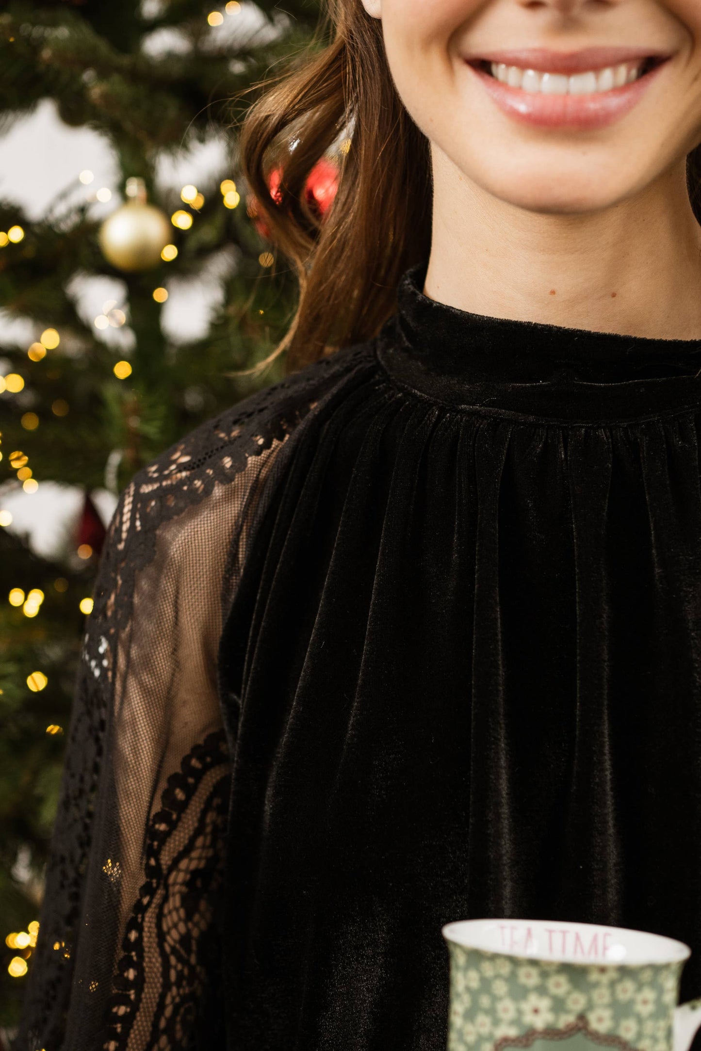 Two-material velvet blouse with lace sleeves