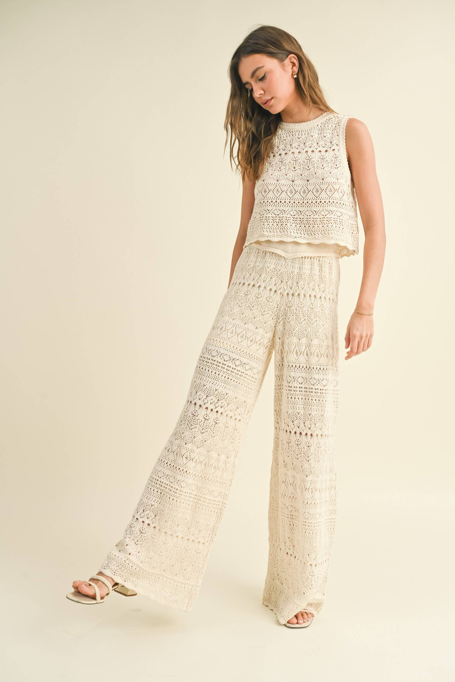 MIX AND MATCH CROCHET PATTERN PANTS: Beige