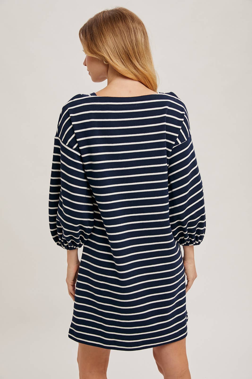 STRIPED 3/4 SLEEVED KNIT DRESS: